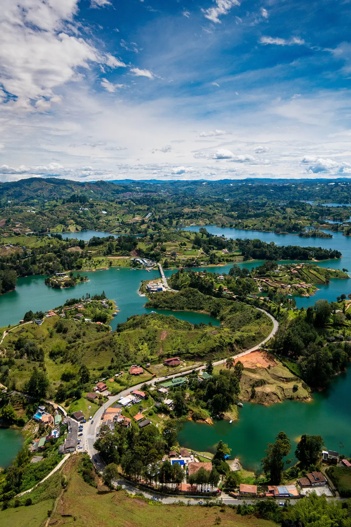 Guatapé y la Piedra del Peñol